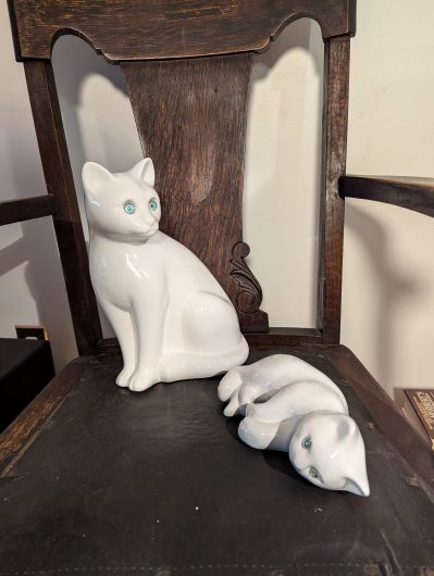 Alobaca Porcelain Cat and Kitten with Reflective Eyes – 10 inches